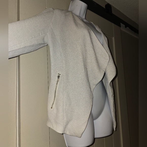 Open, loose cardigan - Picture 4 of 7